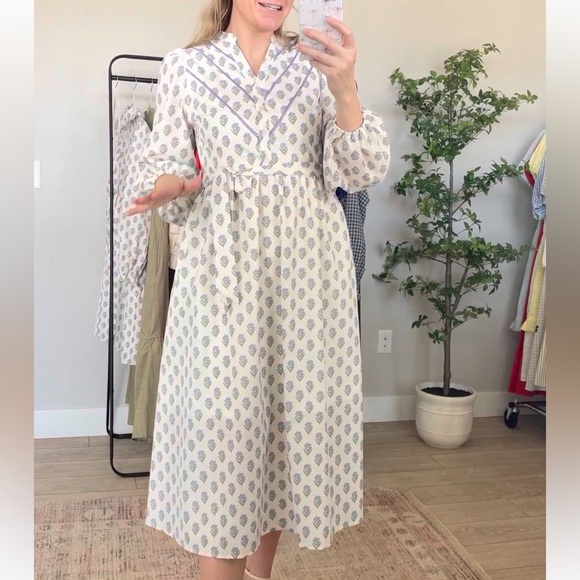 Shop Henly Lily Floral Midi Dress - Picture 5 of 10